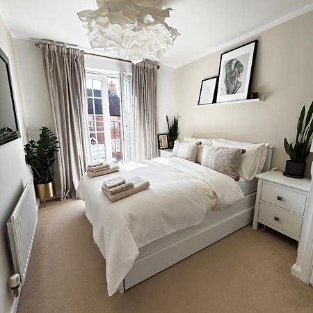 Blunsdon Delux Room With Private Parking, Sleeps 2, Perfect For Cotswold Getaway, Easy A419 Access מראה חיצוני תמונה