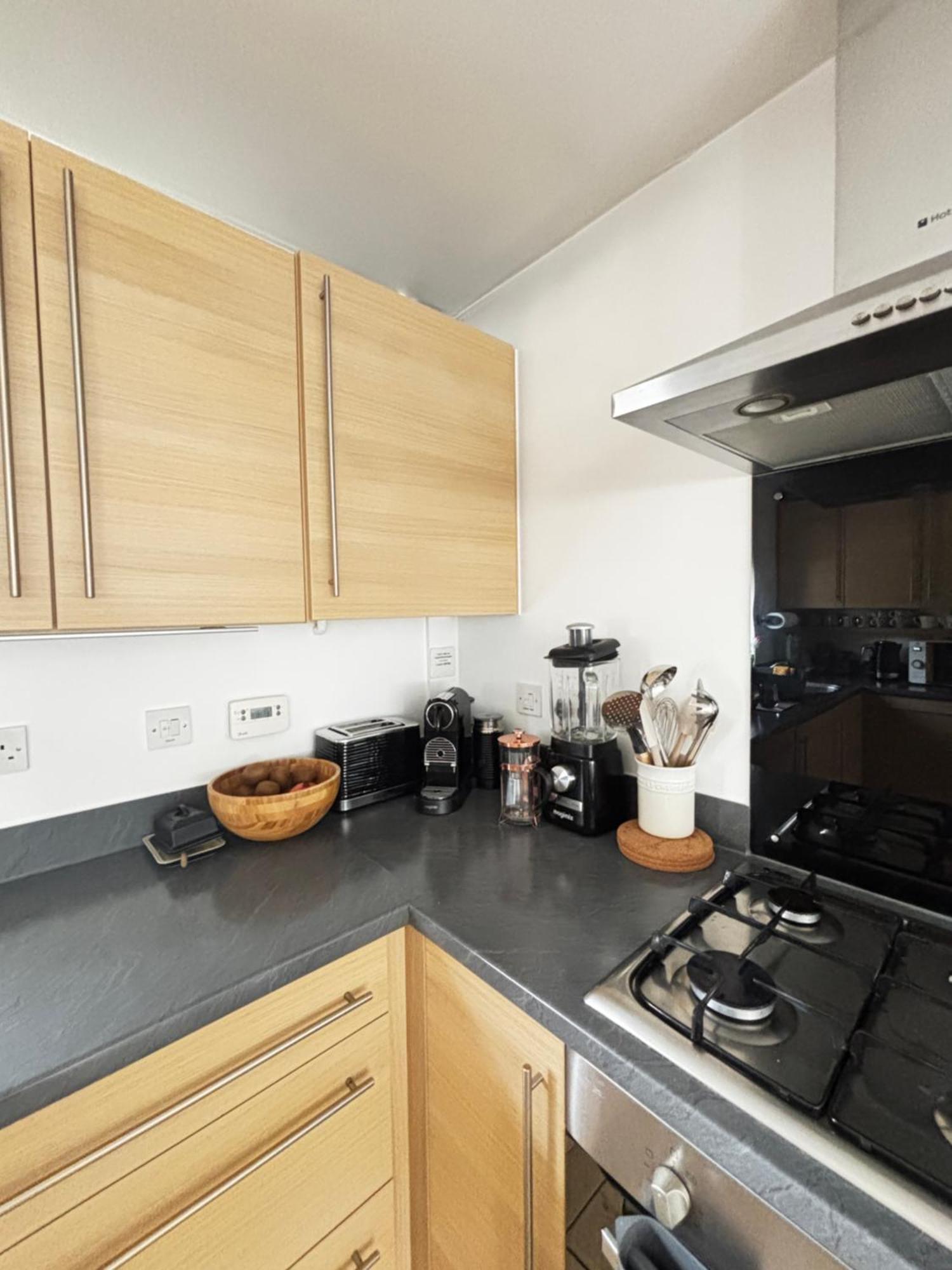 Blunsdon Delux Room With Private Parking, Sleeps 2, Perfect For Cotswold Getaway, Easy A419 Access מראה חיצוני תמונה
